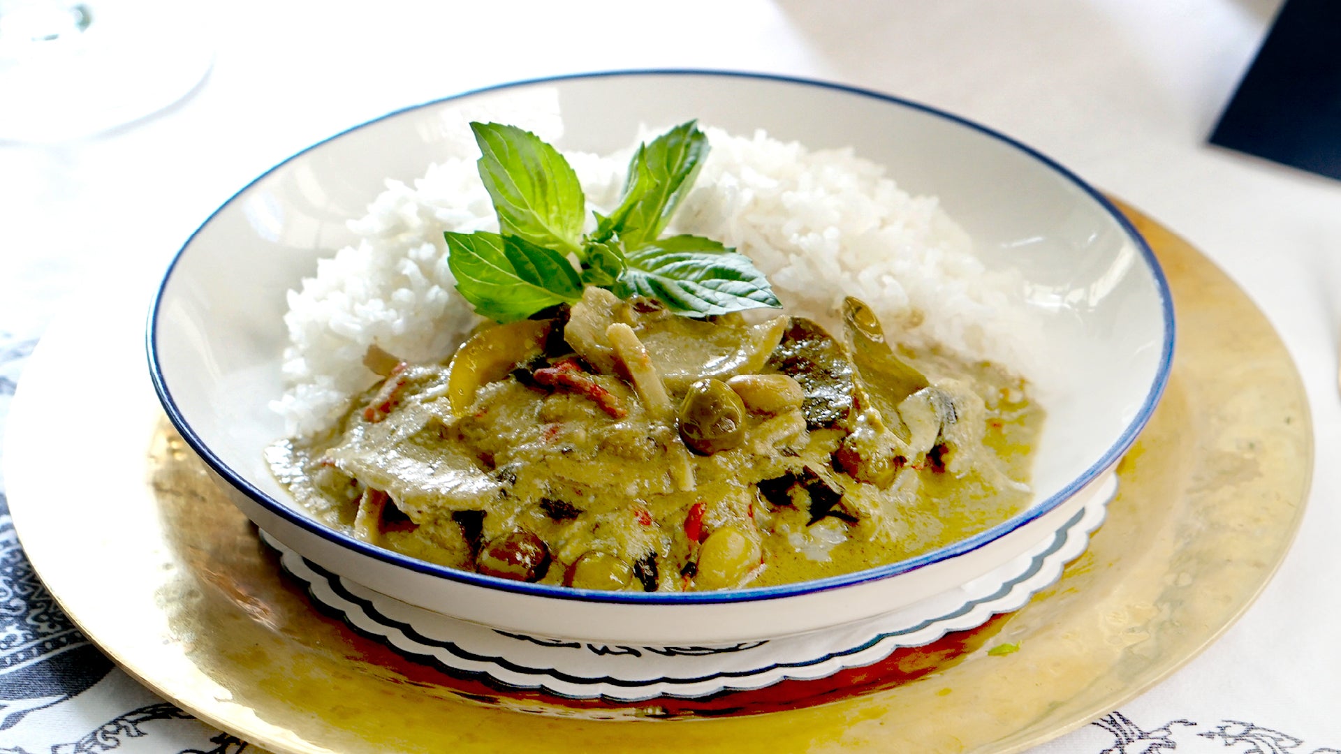 まとめ買いでお得!グリーンカレー12個セット(450円OFF/実質1個分無料)
